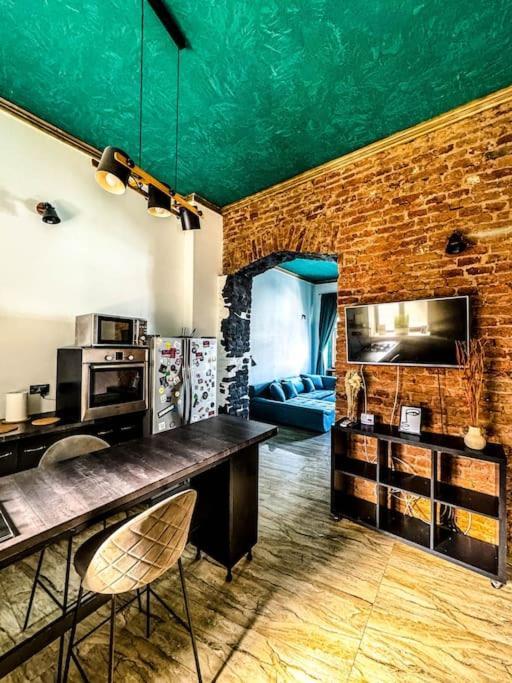 Apartamento Cozy & Charming Apt. Downtown Timisoara Exterior foto