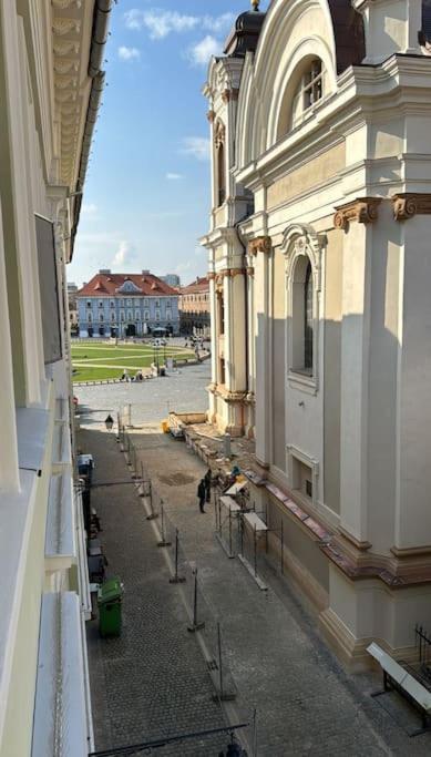Apartamento Cozy & Charming Apt. Downtown Timisoara Exterior foto